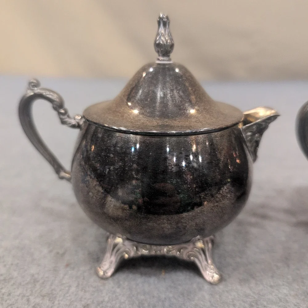 Oneida Silver Plated Footed Cream and Sugar Set with Lid USA Vintage - Picture 2 of 6